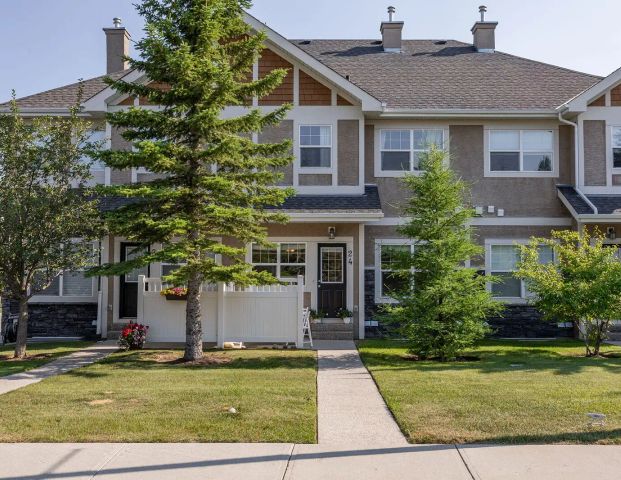 Beautiful 3-Bedroom Townhome in Wentworth — 3 Bedrooms Townhouse - Photo 1