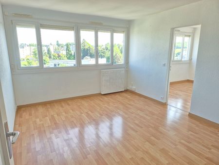A LOUER Appartement F2 50000 Saint-Lô 1 chambre 46.77 m² - Photo 3