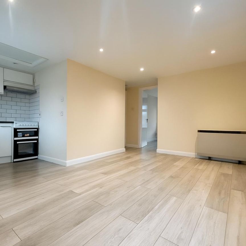 1 Bedroom Flat To Let - HP12 - Photo 1