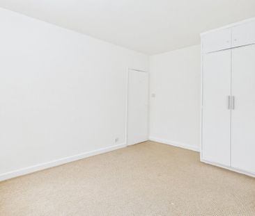 Ethorpe Crescent, Gerrards Cross, Buckinghamshire,SL9 - Photo 3