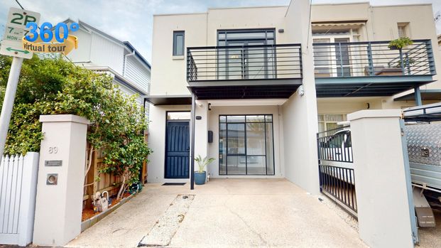 Stunning Fully Renovated 3-Bedroom Townhouse in the Heart of Richmond - Photo 1