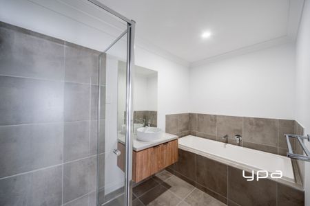 Modern Open-Plan Living in a Prime Sunbury Location - Photo 4