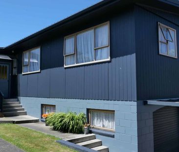 Comfortable and Convenient Three-Bedroom Home with Great Living Spaces - Photo 3