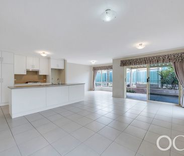 Open the Door to Relaxed Coastal Living & Flexible Family Space - Photo 5