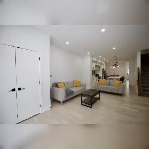 Inglewood Modern 4 Bed 2.5 Bath Dbl Garage Edmonton - Photo 1