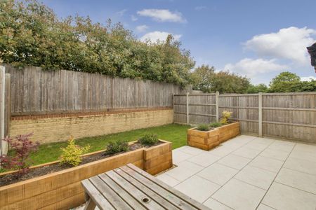 2 bedroom semi-detached house to rent - Photo 2