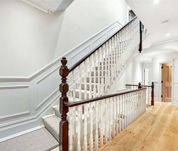 Welcome to this exquisitely refurbished five bedroom semi-detached ... - Photo 2