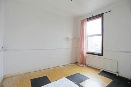 2 bedroom semi-detached house to rent - Photo 5