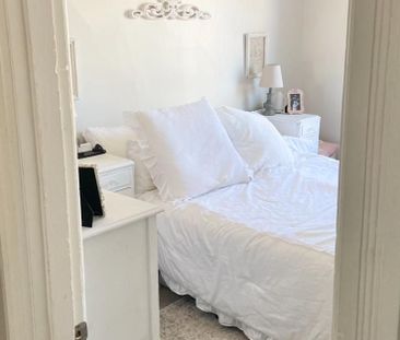 For Lease - 298 Emerald Street, Hamilton, Ontario - Photo 4