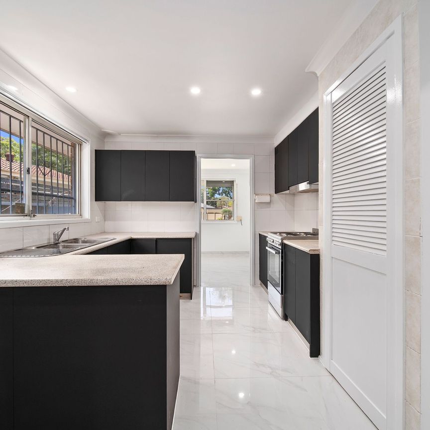 Prime Location! Renovated Family Home! - Photo 1