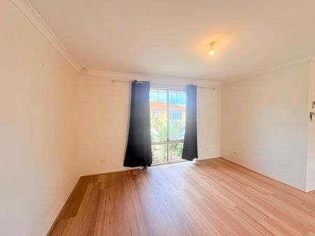 Spacious 3-Bedroom Villa with Modern Amenities - Photo 5