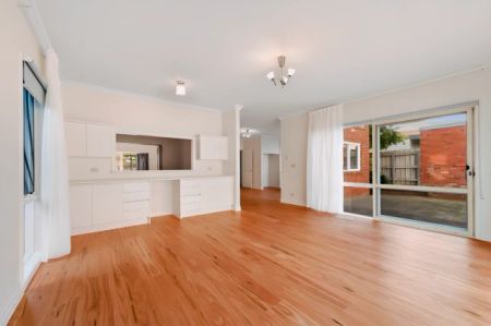 5 Bed, 3 Bath - Photo 5