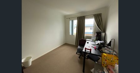 Townhouse in Bellara - Close to shops and Transport - Photo 3