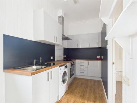 4 bedroom apartment to rent - Photo 5