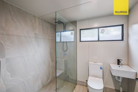 RENOVATED 3 BED HOME + TWO EXTRA BATHROOMS + DOUBLE BAY SHED! - Photo 5