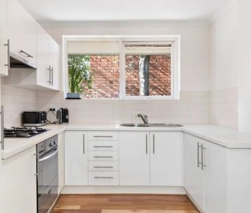 Townhouse in a rare quiet pocket of Richmond! - Photo 6