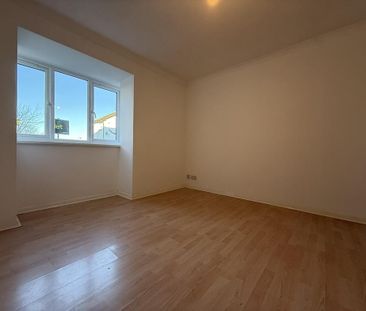 2 bedroom end of terrace house to rent - Photo 5