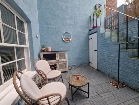 2 bedroom flat to rent - Photo 2