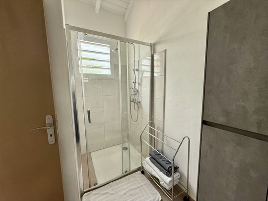 Location Appartement 3 pièces 56m² PETIT BOURG 97170 - Photo 1