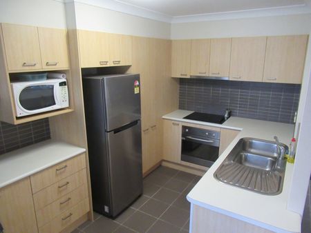 Privacy Plus - Quality Townhouse! - Photo 5