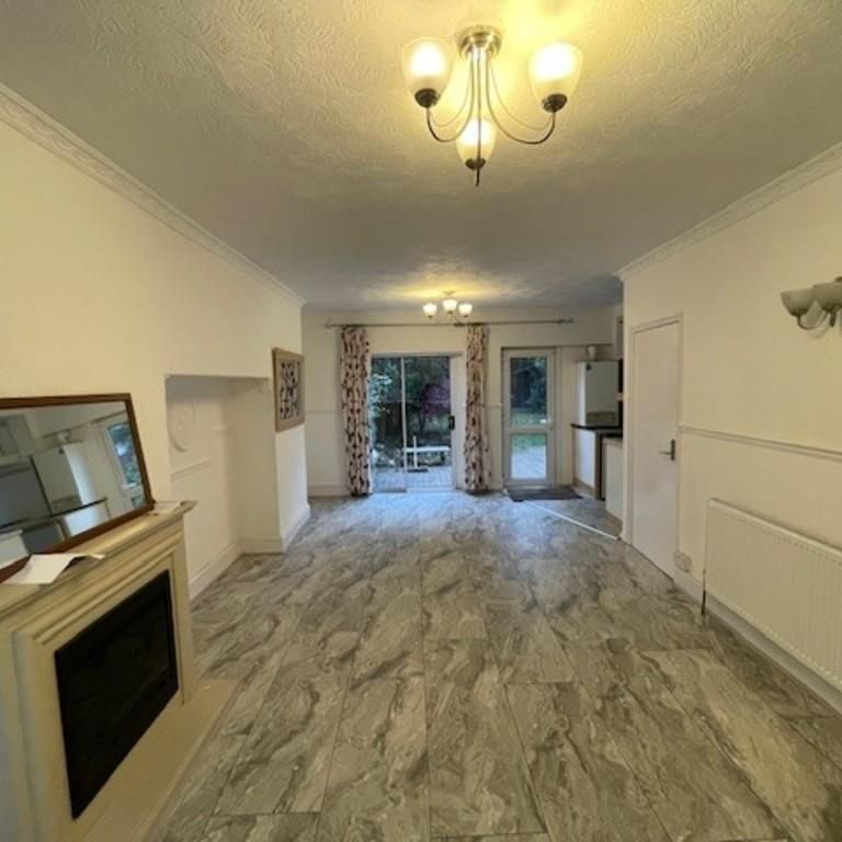 3 bedroom end of terrace house to rent - Photo 1