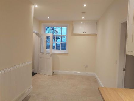 3 bedroom end of terrace house to rent - Photo 5