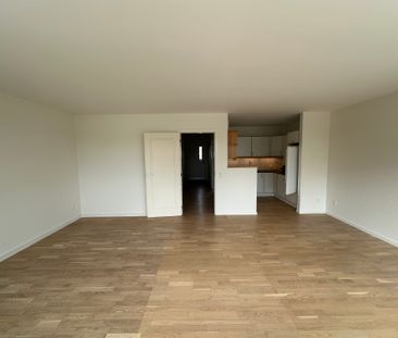 Stor og lys lejlighed tæt på Ikast storcenter - Foto 2