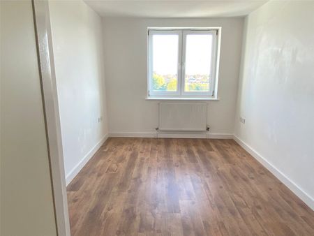 Waxlow Way, Northolt, UB5 6FN - Photo 4