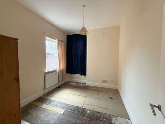 2 Bed Terraced House, Gregory Boulevard, NG7 - Photo 1