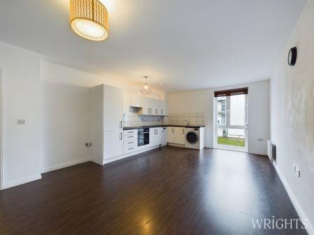 2 bedroom Apartment - Otto Road, Welwyn Garden City - Photo 4