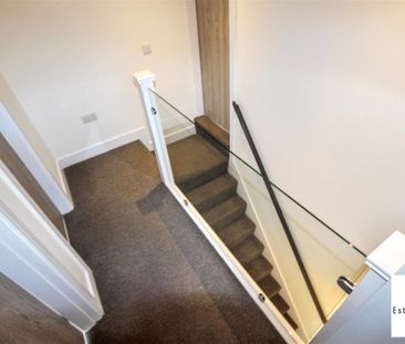3 Bedroom House - Mid Terrace To Let - Photo 5