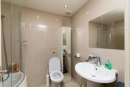 3 Bedroom Flat To Let - Photo 3