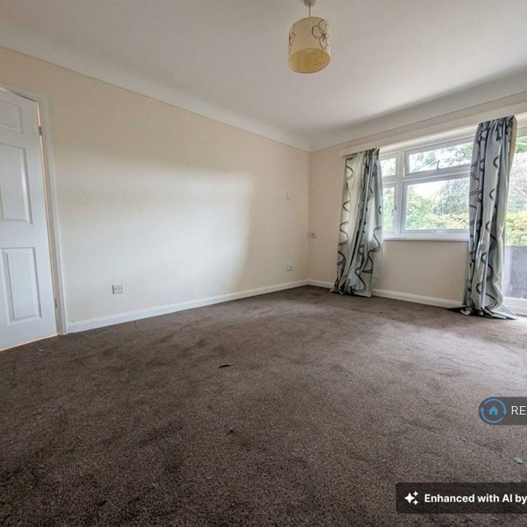 3 bedroom flat to rent - Photo 1