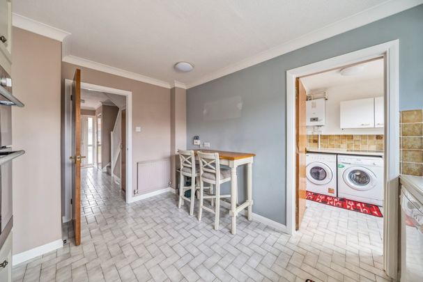 Amis Avenue, Addlestone, Surrey, KT15 - Photo 1