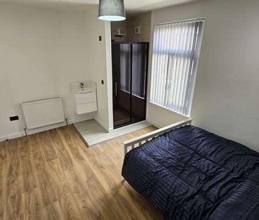 Grovehall Drive, Leeds, LS11 - Photo 6