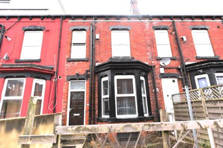 2 bedroom House in Brudenell Grove, Leeds - Photo 4