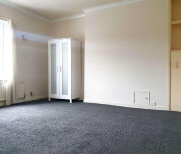 Edenfield Road, Rochdale, OL11 - Photo 5