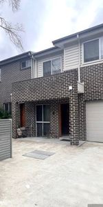 Modern four bedroom townhouse in a Prime St Marys Location! - Photo 4