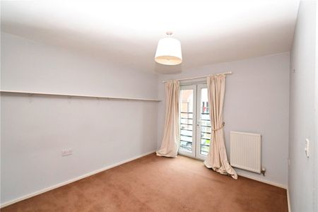 Hewitt Road, Basingstoke, Hampshire, RG24 - Photo 2