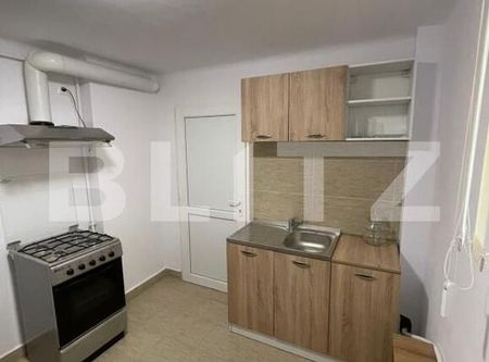 Apartament la casa, 40 mp, zona Centrala - Fotografie 2