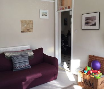 2 Bed Flat, Lorna Road, BN3 - Photo 2