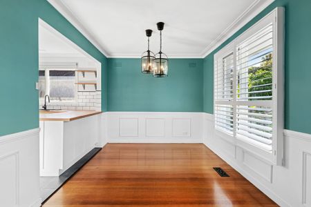 Beautifully Renovated Home with Exceptional Entertaining Spaces - Photo 4