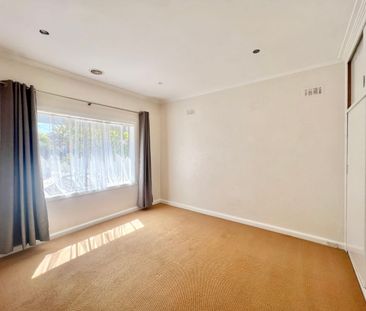 Right in the Hussle & Bustle of Geelong West - Photo 2