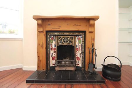 3 bedroom flat to rent - Photo 2