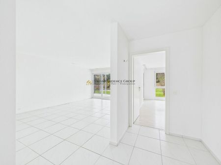 Light, garden, open space: spacious 4.5-room apartment with heated conservatory - Photo 4