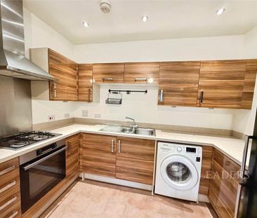 2 bedroom flat to rent - Photo 4