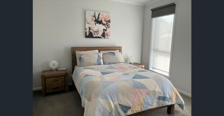 Beautifully built and maintained, light and airy central unit - Photo 2