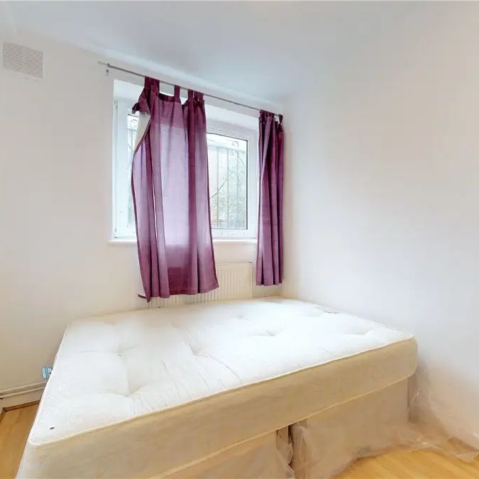 3 bedroom flat in Canrobert Street - Photo 1