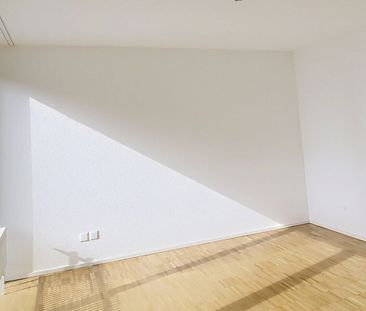 SEHR SCHÖNE ATTIKA 3,5 Zi.-WOHNUNG / MAGNIFICENT 3.5-ROOM ATTIC - Photo 4