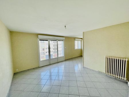 Location Appartement 3 pièces 71m² CHATELLERAULT 86100 - Photo 5